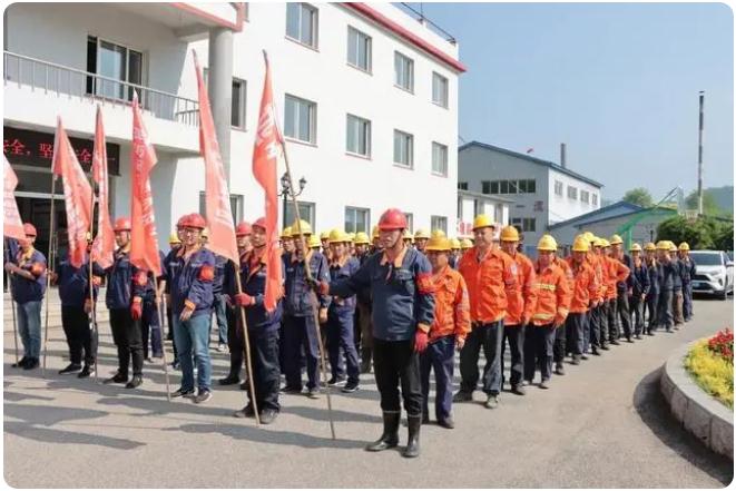 以练备战！辽宁金凤构造展开尾矿库防汛应抢救济练习训练